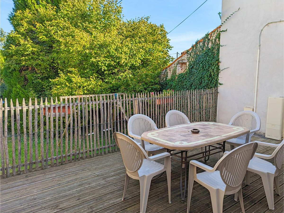 Gîte en pierres avec poêle, terrasse et cour close à Asnières-sur-Nouère - Photo 3