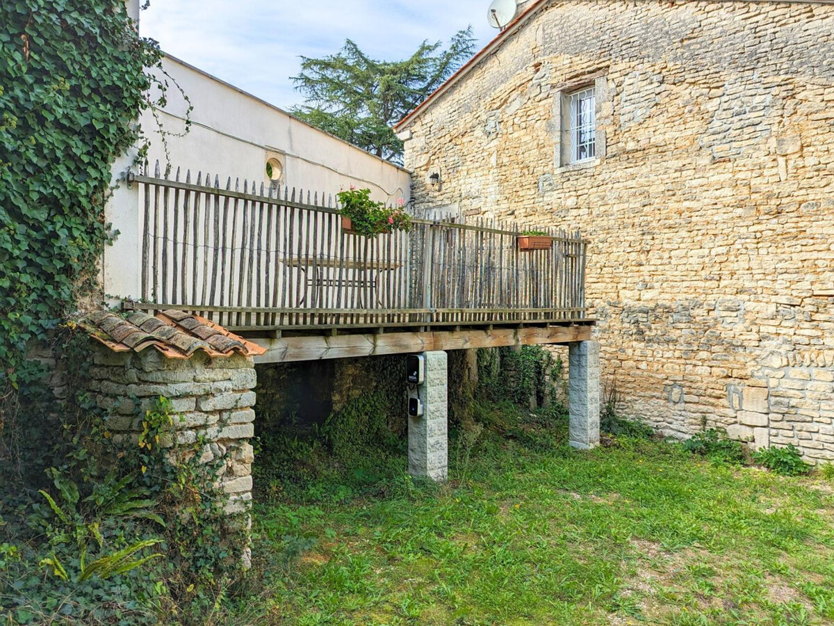 Gîte en pierres avec poêle, terrasse et cour close à Asnières-sur-Nouère - Photo 22