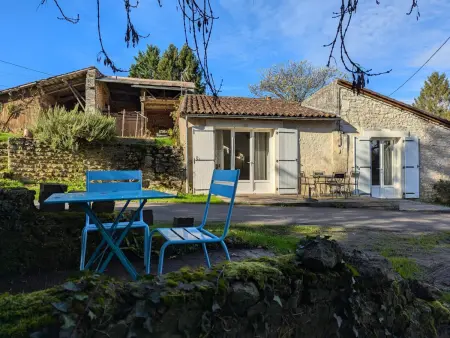 Charmant gîte à Torsac avec terrasse, animaux acceptés - Photo 4