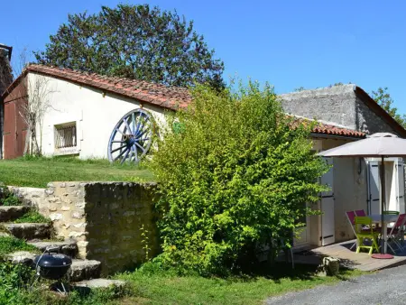Charmant gîte à Torsac avec terrasse, animaux acceptés - Photo 16