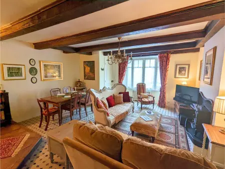 Location gite à Abzac, Gîte Cosy à Abzac avec Jardin, Proche Confolens et Services Inclus