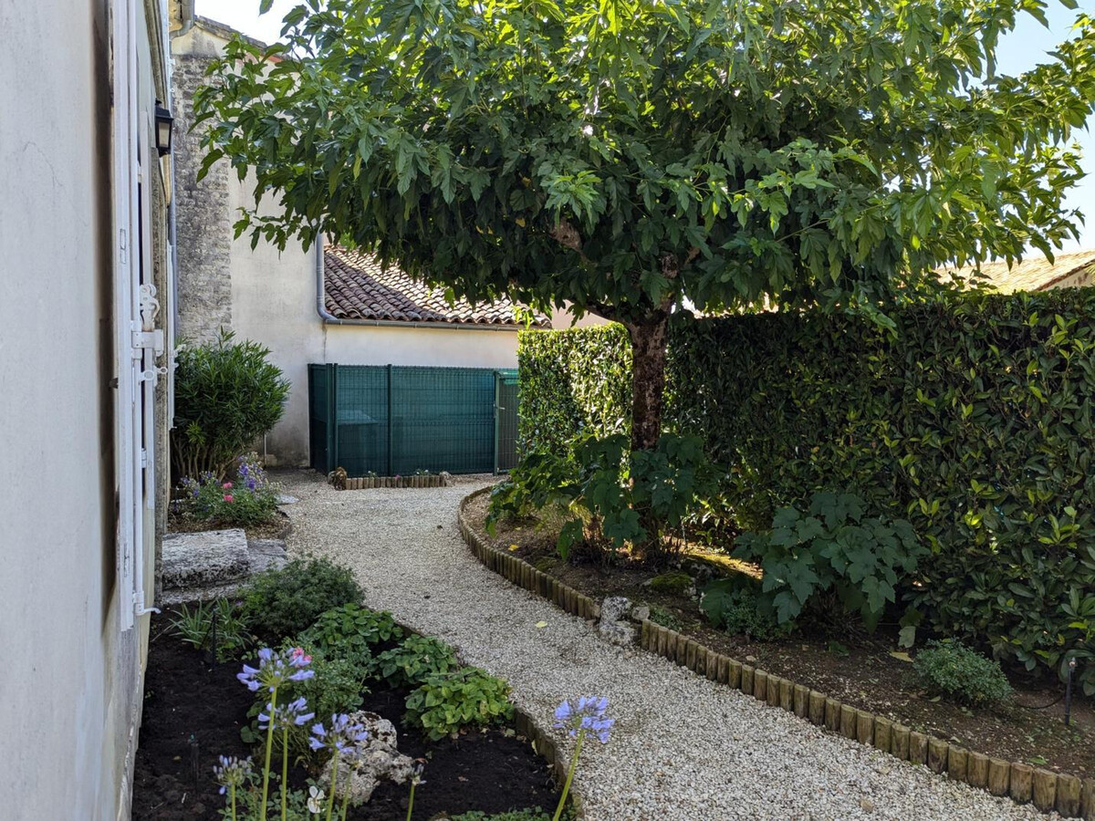 Gîte 6 pers. avec piscine chauffée à Saint-Cybardeaux - Photo 28