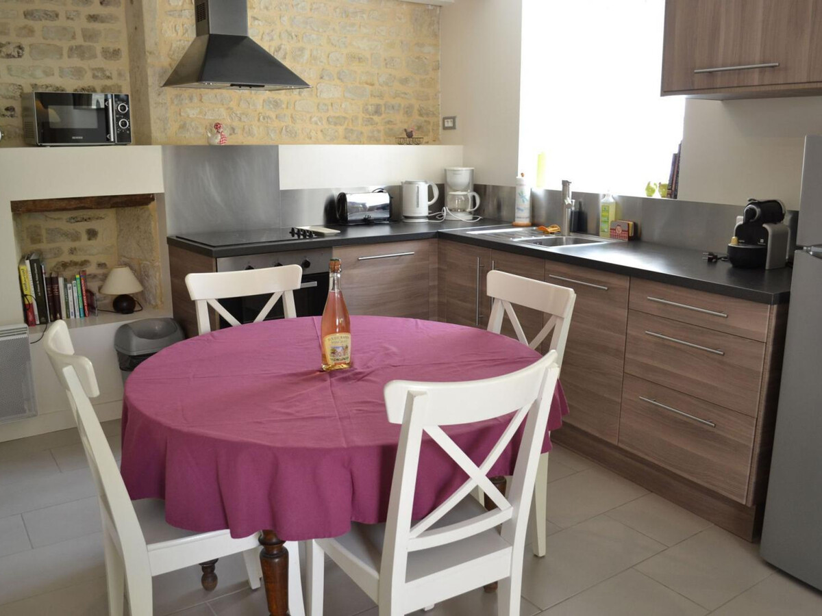 Gîte en pierre à Coulonges avec cour privée et vélos - Photo 3