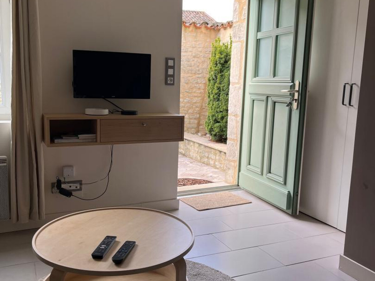 Gîte en pierre à Coulonges avec cour privée et vélos - Photo 6