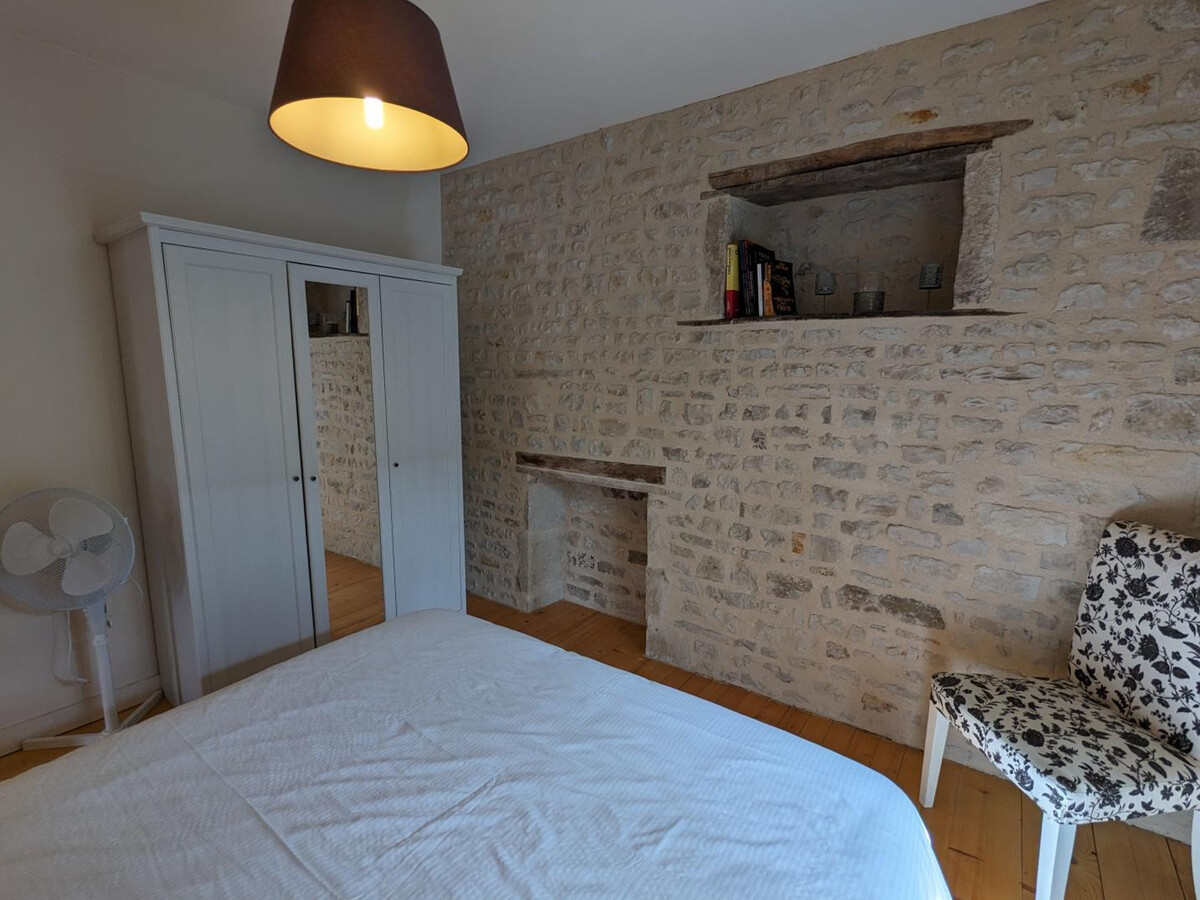 Gîte en pierre à Coulonges avec cour privée et vélos - Photo 12