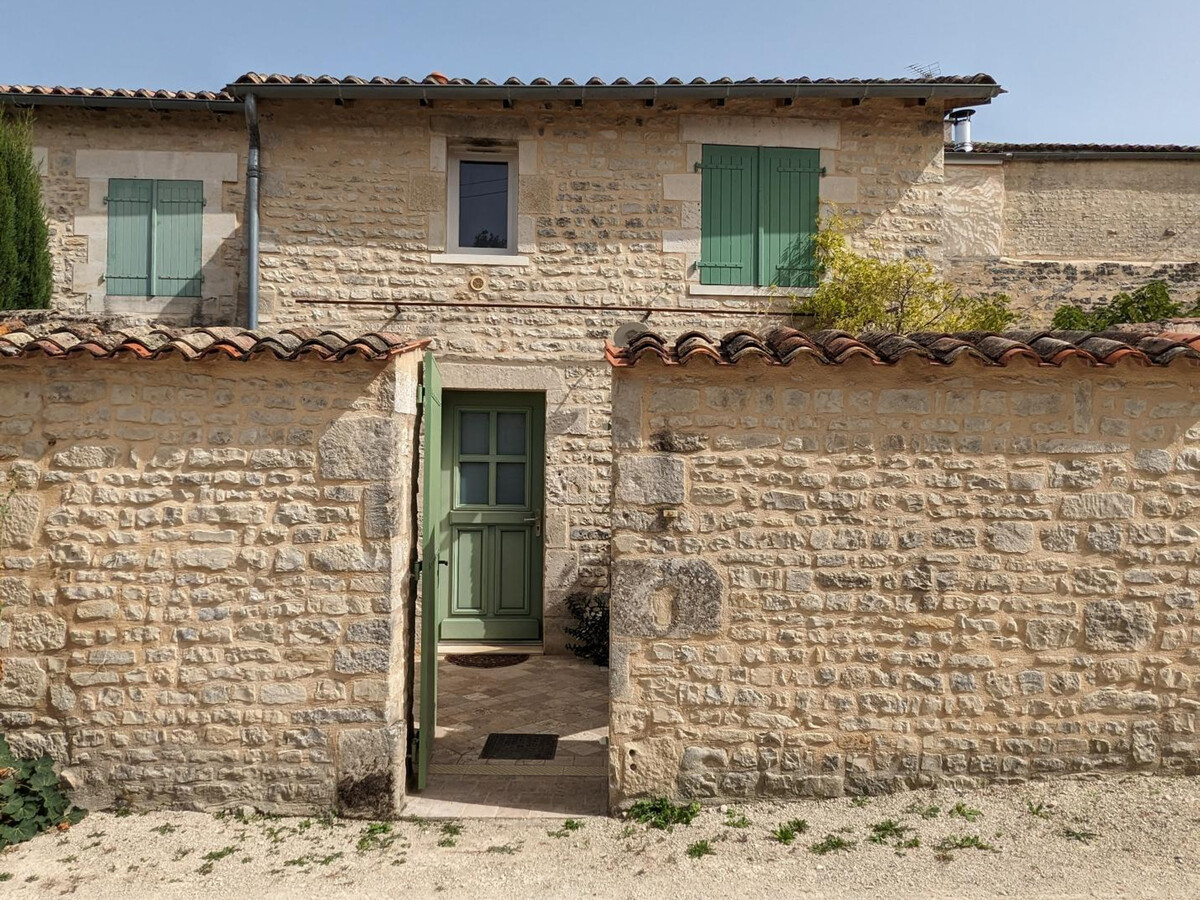 Gîte en pierre à Coulonges avec cour privée et vélos - Photo 17
