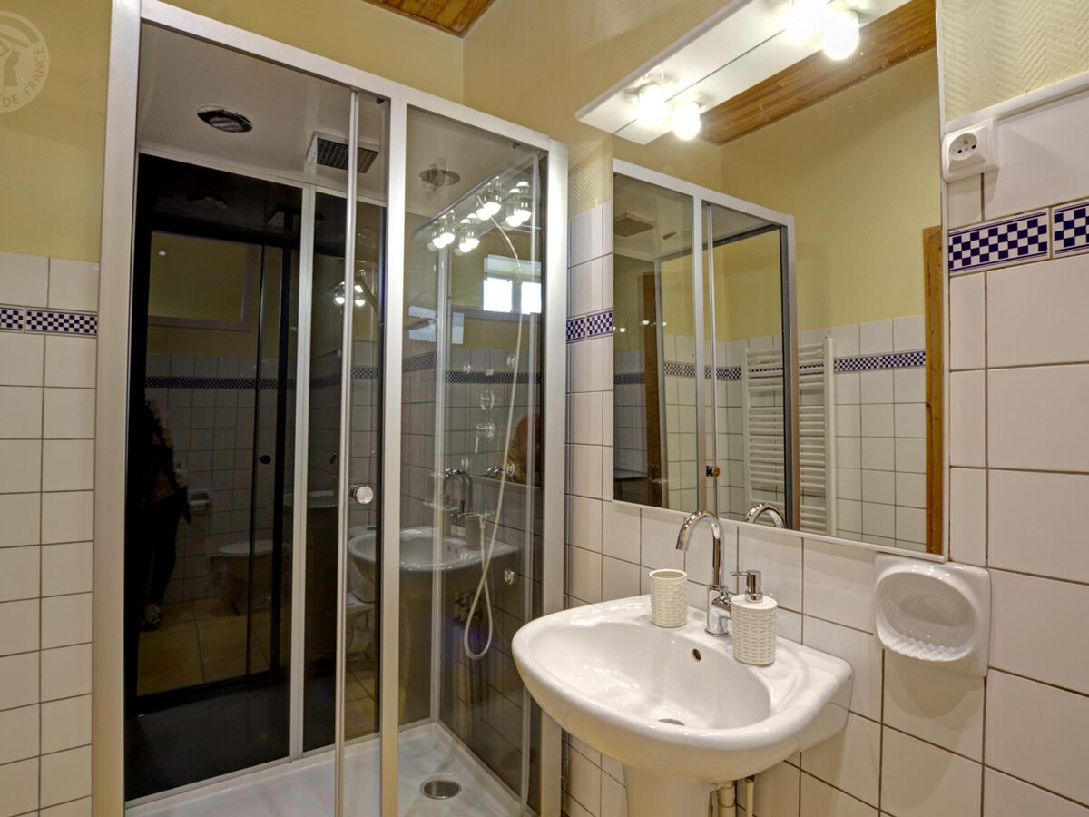 Gîte 260m² pour 15 pers. avec piscine chauffée à Mornand-en-Forez - Photo 17