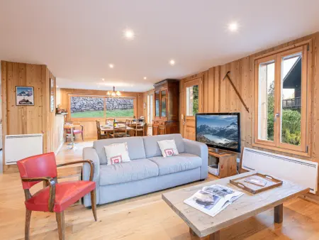 Location chalet à Chamonix Mont Blanc, Chalet charmant à Chamonix avec sauna et jardin, animaux admis