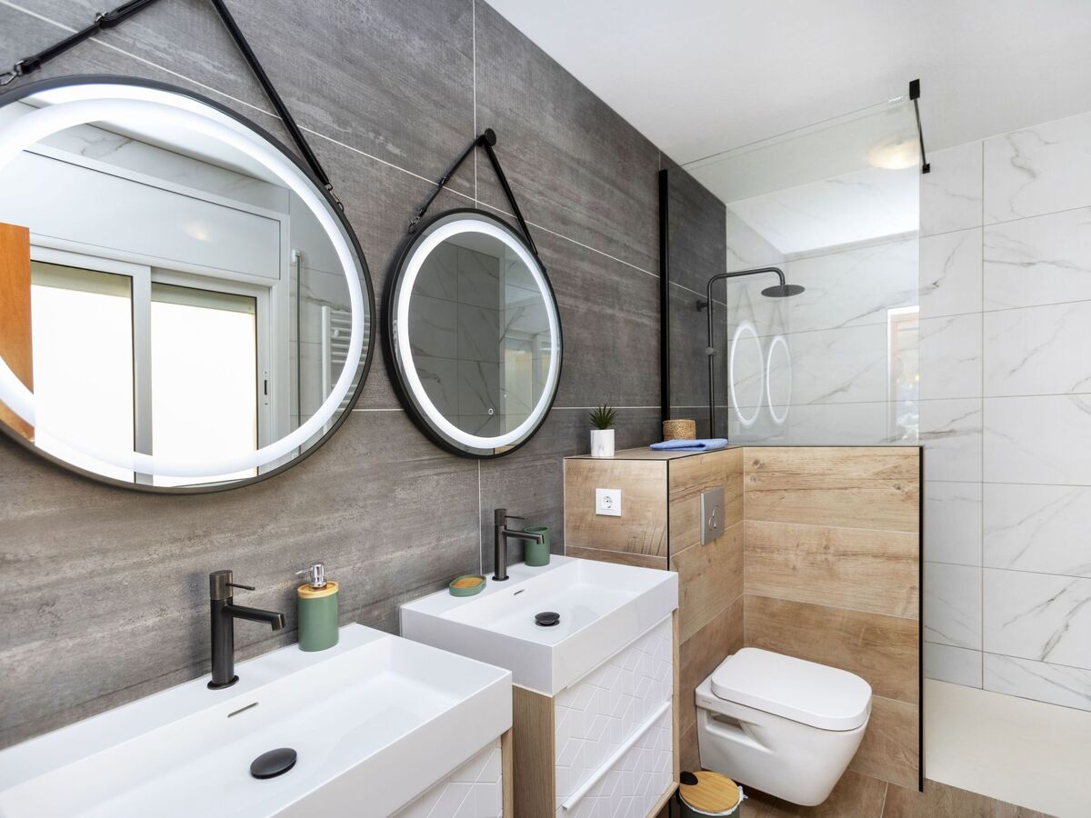 Floradise - Villa 5 chambres avec piscine à Lloret de Mar - Photo 15