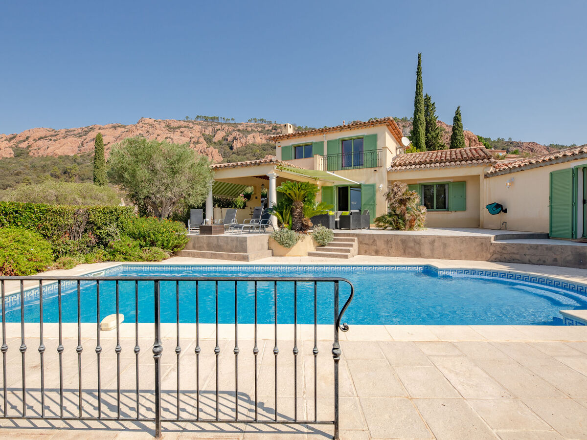 Villa Reves de Rives – piscine et vue mer à Agay - Photo 24