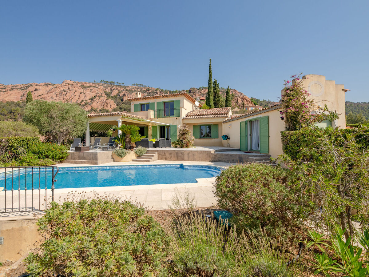 Villa Reves de Rives – piscine et vue mer à Agay - Photo 28