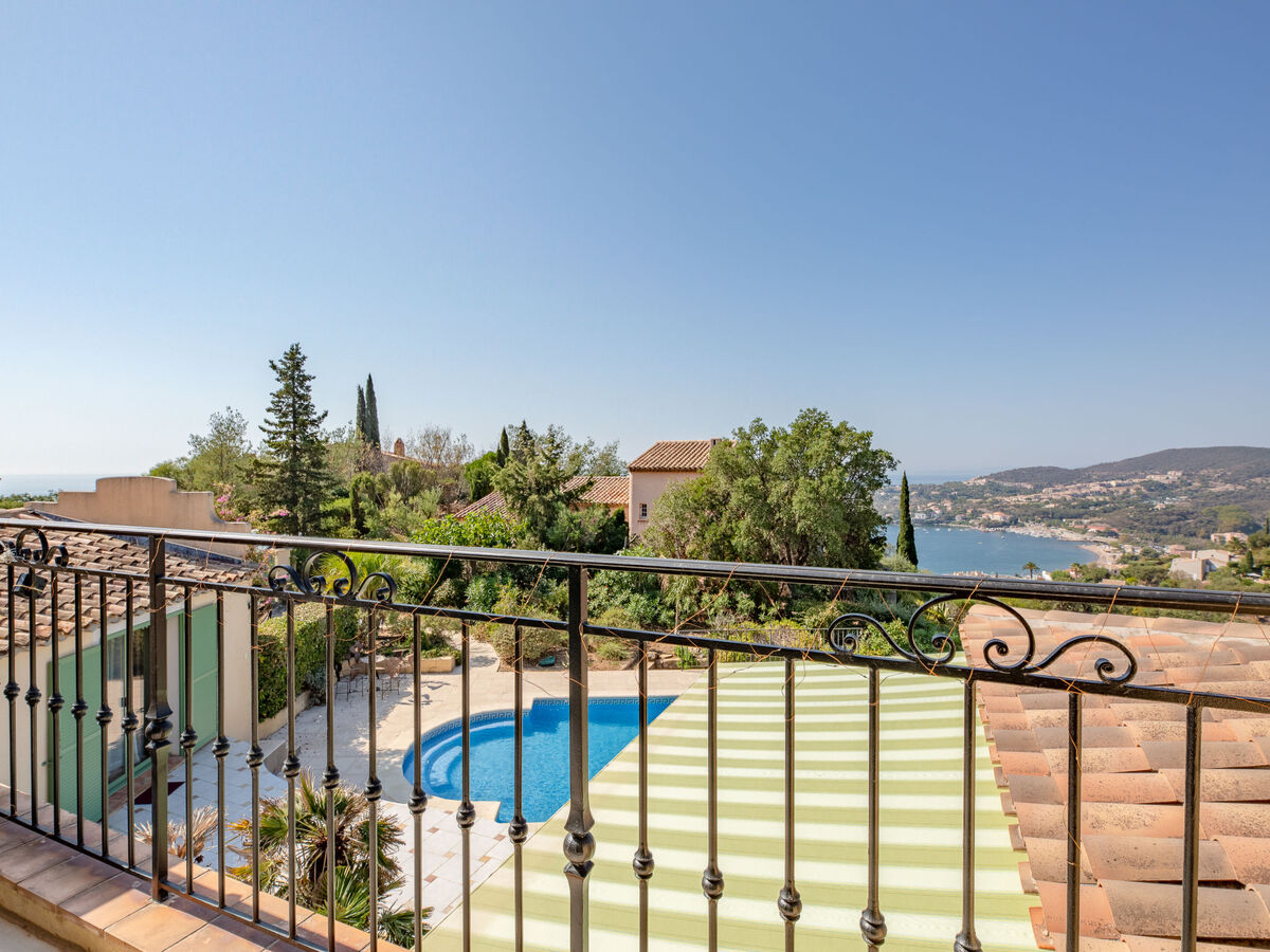 Villa Reves de Rives – piscine et vue mer à Agay - Photo 29