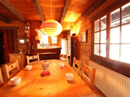 Chalet 4 chambres 100m² avec terrasse et parking aux Carroz : photo 4