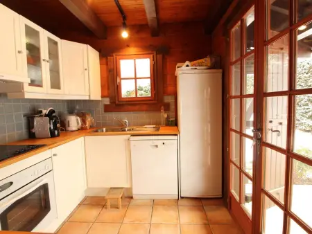 Chalet 4 chambres 100m² avec terrasse et parking aux Carroz : photo 5