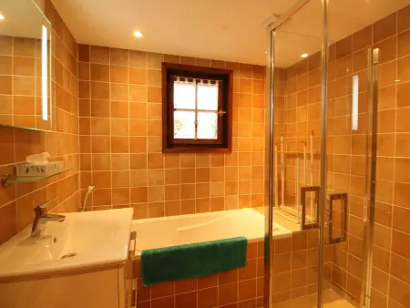 Chalet 4 chambres 100m² avec terrasse et parking aux Carroz : photo 10