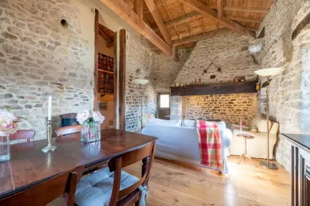 Maison de vacances St Basile, piscine partagée en Ardèche : photo 10
