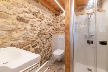 Maison de vacances St Basile, piscine partagée en Ardèche : photo 22