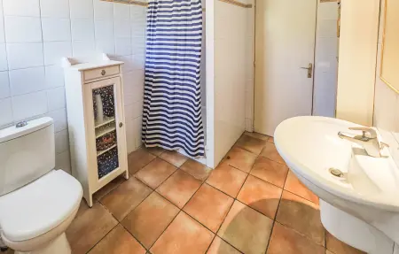 Maison 6 personnes avec piscine privée à Fouzilhon : photo 34