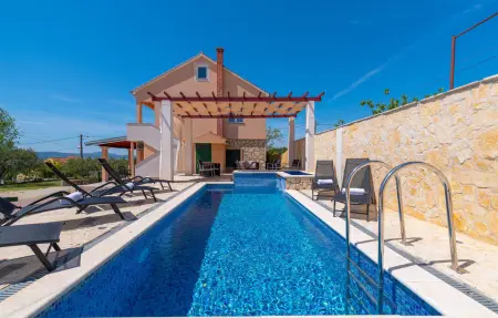 Location maison à Sveti Filip i Jakov