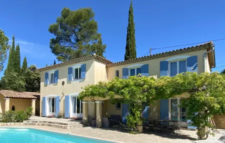 Location maison de vacances à Entrecasteaux