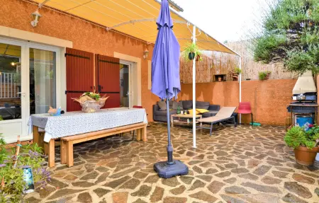 Maison 9 personnes à St Quentin la Poterie - Photo 1