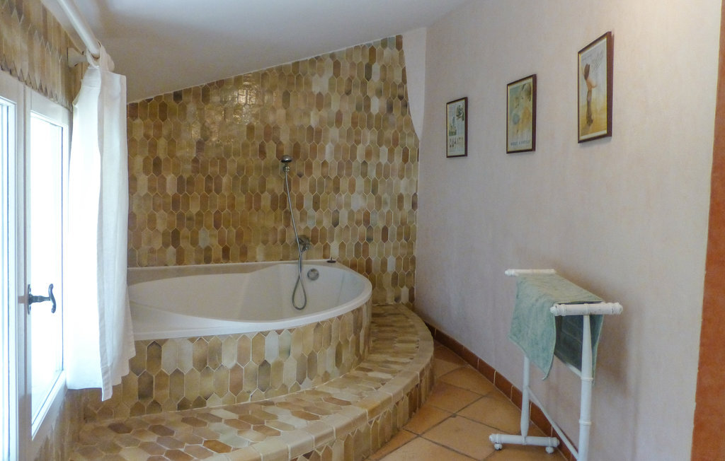 Maison 6 chambres avec piscine privée à Entrecasteaux - Photo 7