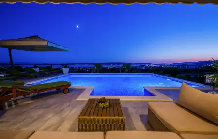 Location maison à Kastel Stari