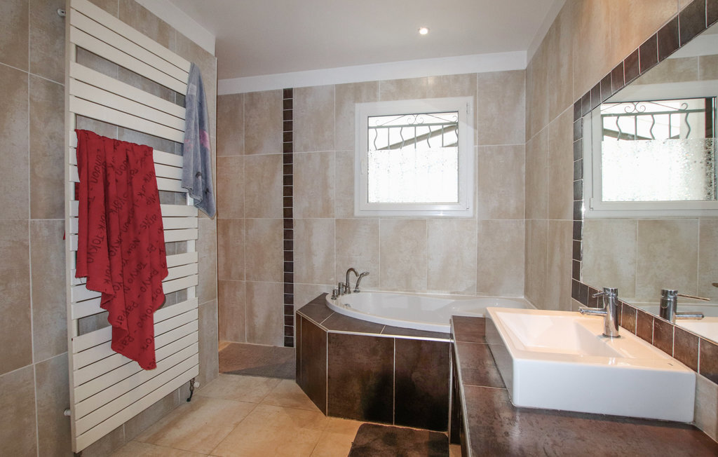 Maison provençale 6 chambres avec piscine privée - Photo 32