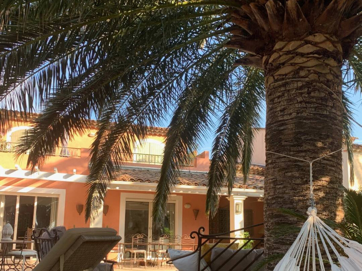 Villa 4 chambres, jardin 150m² et accès plage à Cavalaire - Photo 2