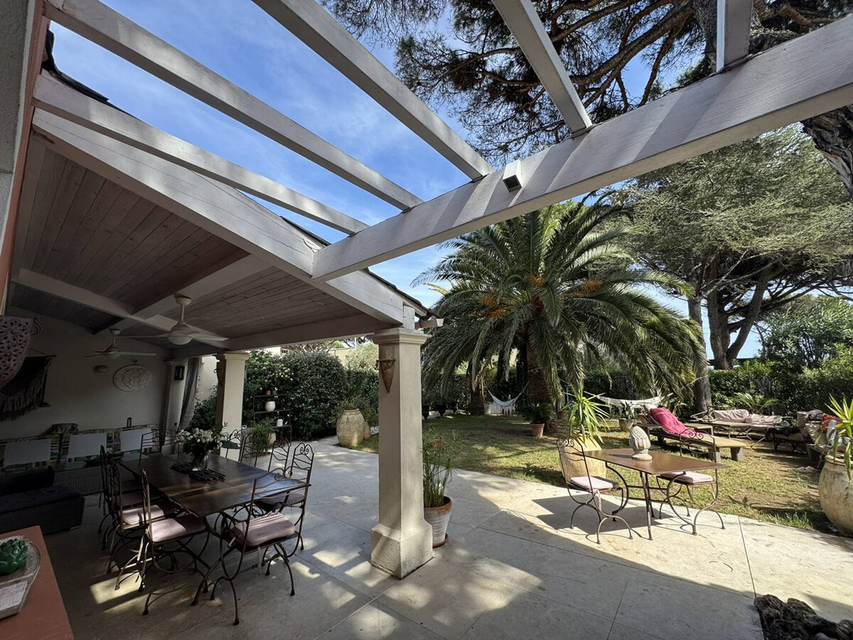Villa 4 chambres, jardin 150m² et accès plage à Cavalaire - Photo 3