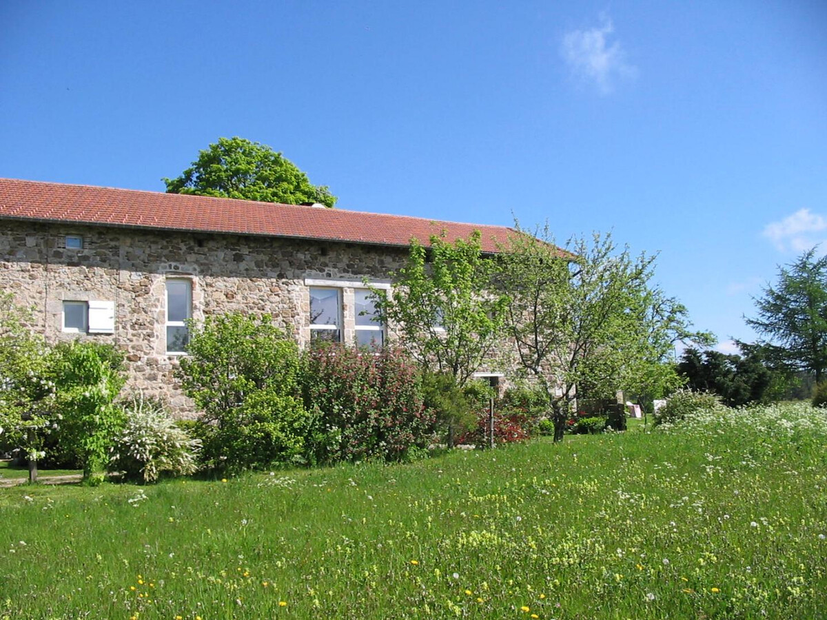 Ancienne ferme rénovée au cœur du Pilat, 2 ch. - Photo 1