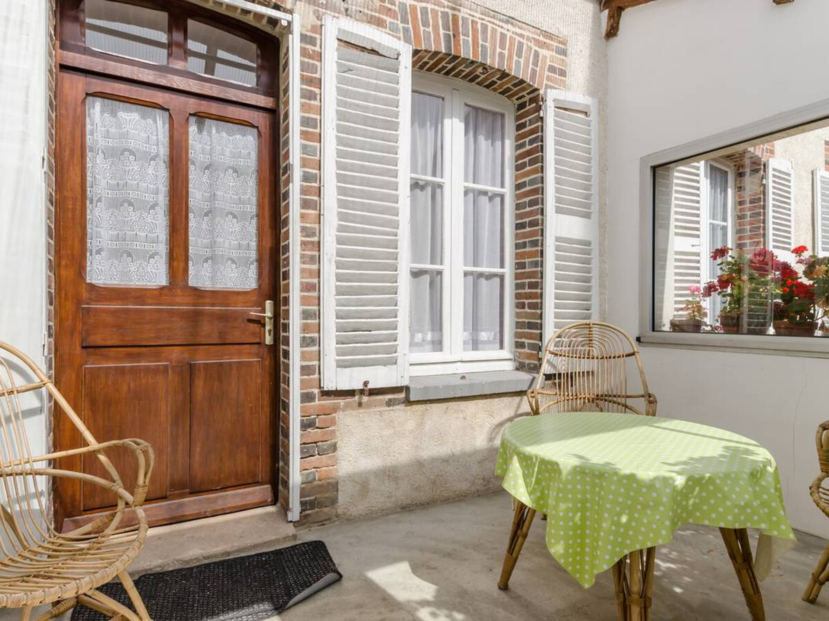 Gîte Bourdenay : jardin, barbecue et poutres apparentes - Photo 3
