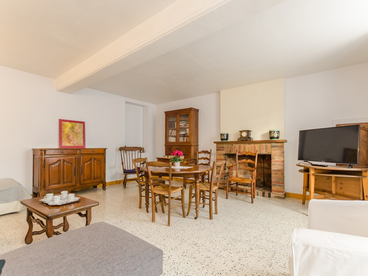 Gîte Bourdenay : jardin, barbecue et poutres apparentes - Photo 9