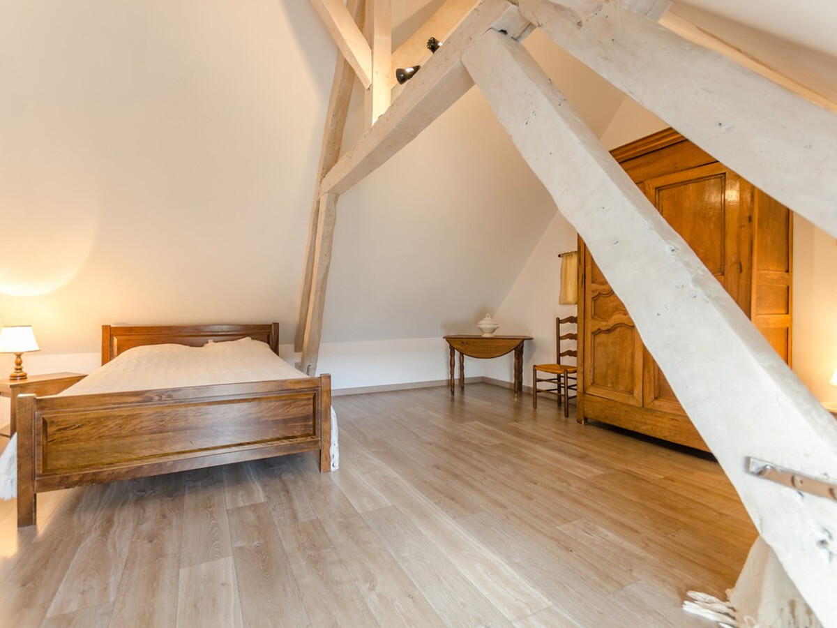 Gîte Bourdenay : jardin, barbecue et poutres apparentes - Photo 12