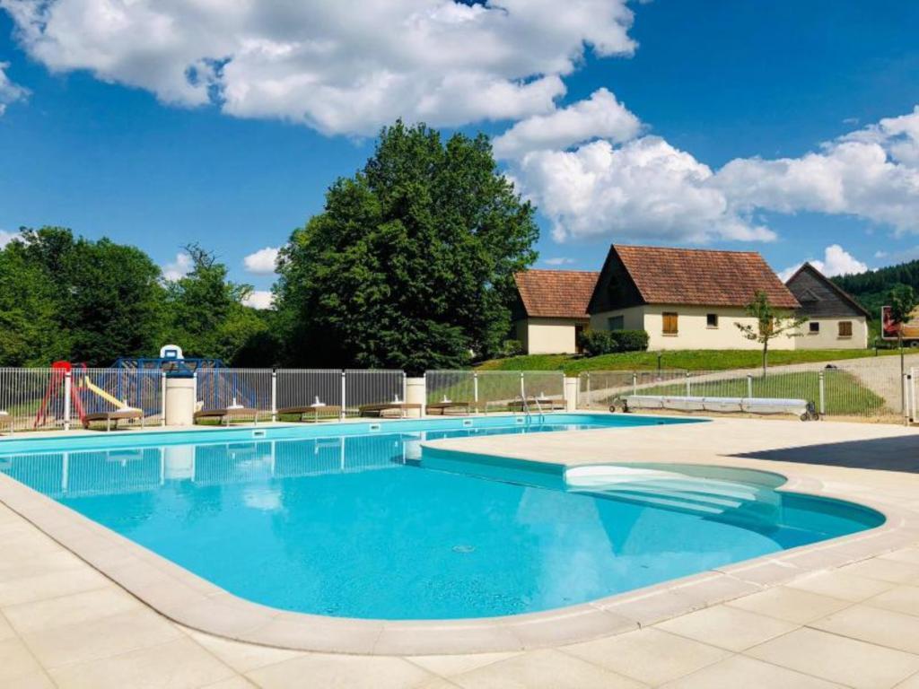 Maison Le Lac Bleu nr 27 avec piscine chauffée à Lacapelle-Marival - Photo 1