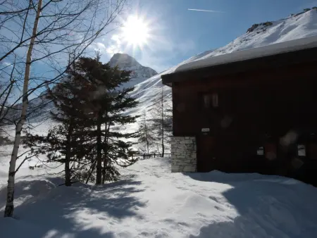 Chalet rustique chaleureux avec cheminée à Val-d'Isère - Photo 14