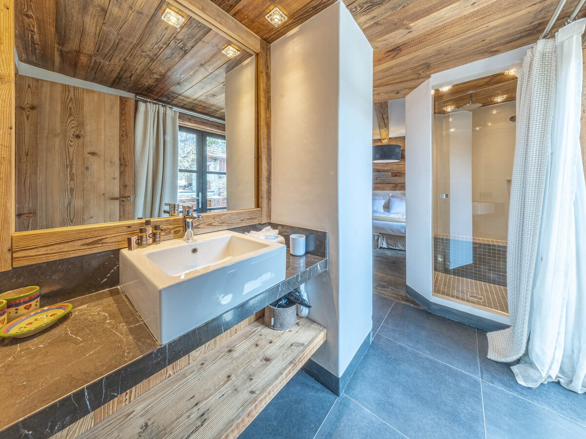Chalet luxe 12 pers. piscine chauffée et hammam à Val-d'Isère - Photo 14
