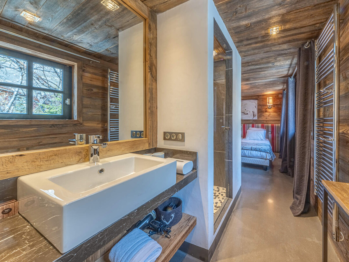 Chalet luxe 12 pers. piscine chauffée et hammam à Val-d'Isère - Photo 16
