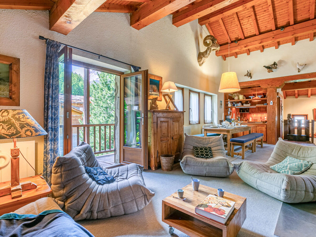 Chalet 137m² Val-d'Isère, garage chauffé à 10 min des pistes - Photo 1