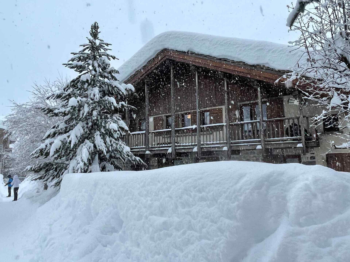 Chalet 137m² Val-d'Isère, garage chauffé à 10 min des pistes - Photo 17