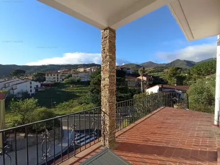Appartement 2 terrasses et jardinet, vue collines à Collioure : photo 12
