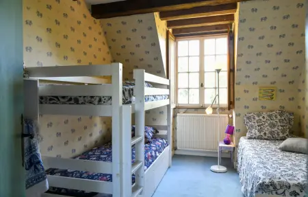 Maison 6 chambres avec piscine chauffée à Yèvre-la-Ville : photo 24
