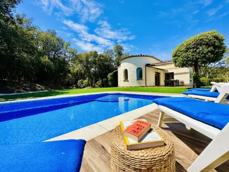 Location villa à Santa Cristina d'Aro, Maison zen avec piscine privée et jardin à Santa Cristina dAro