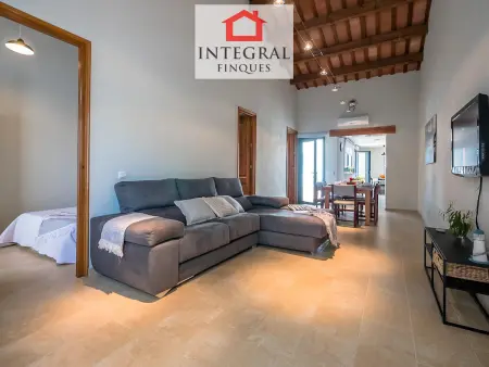 Location maison à Palamós, Charmante cabane rénovée face à la plage avec patio privé, climatisation et parking à Palamós