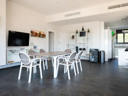 Villa Familiale Moderne avec Piscine Privée et Climatisation - Photo 9
