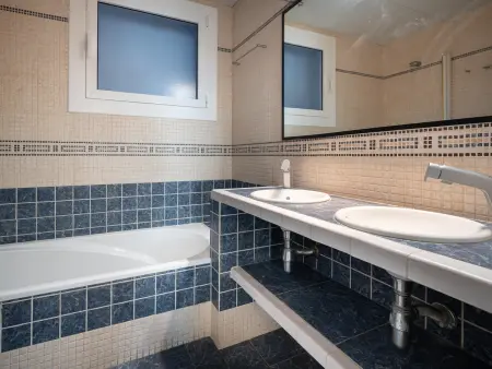 Villa Familiale Moderne avec Piscine Privée et Climatisation - Photo 15