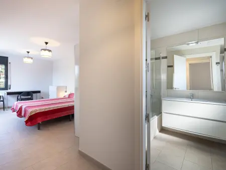 Villa Familiale Moderne avec Piscine Privée et Climatisation - Photo 28
