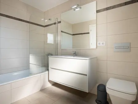 Villa Familiale Moderne avec Piscine Privée et Climatisation - Photo 29