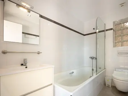 Villa Familiale Moderne avec Piscine Privée et Climatisation - Photo 35