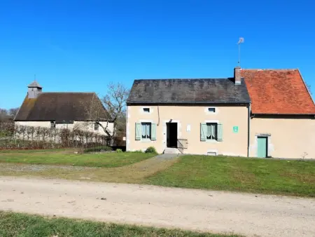 Maison indépendante de charme près de Montluçon - Photo 1